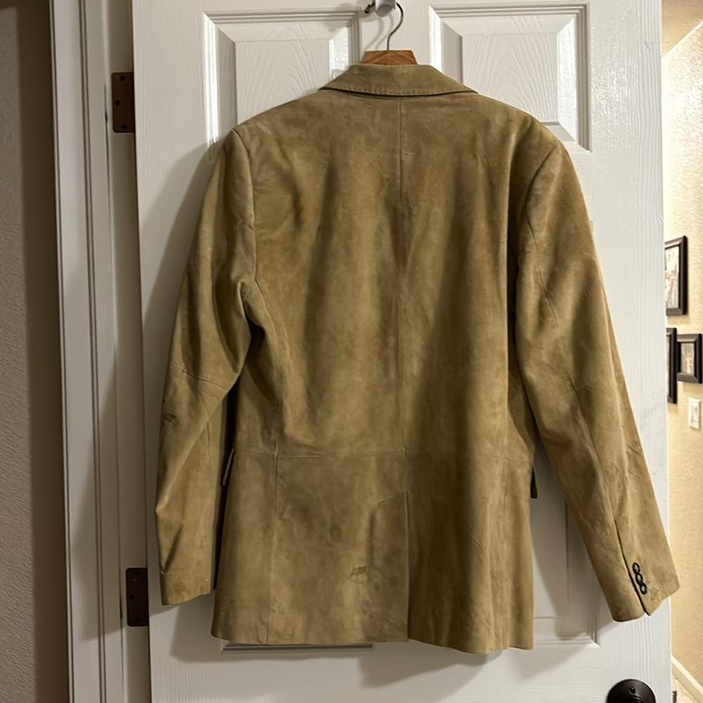 Men’s sports coat.  Tan.    38  regular - Picture 4 of 6